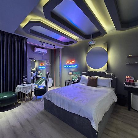 M&H Cinema Hotel Bandar Ho Chi Minh Luaran gambar
