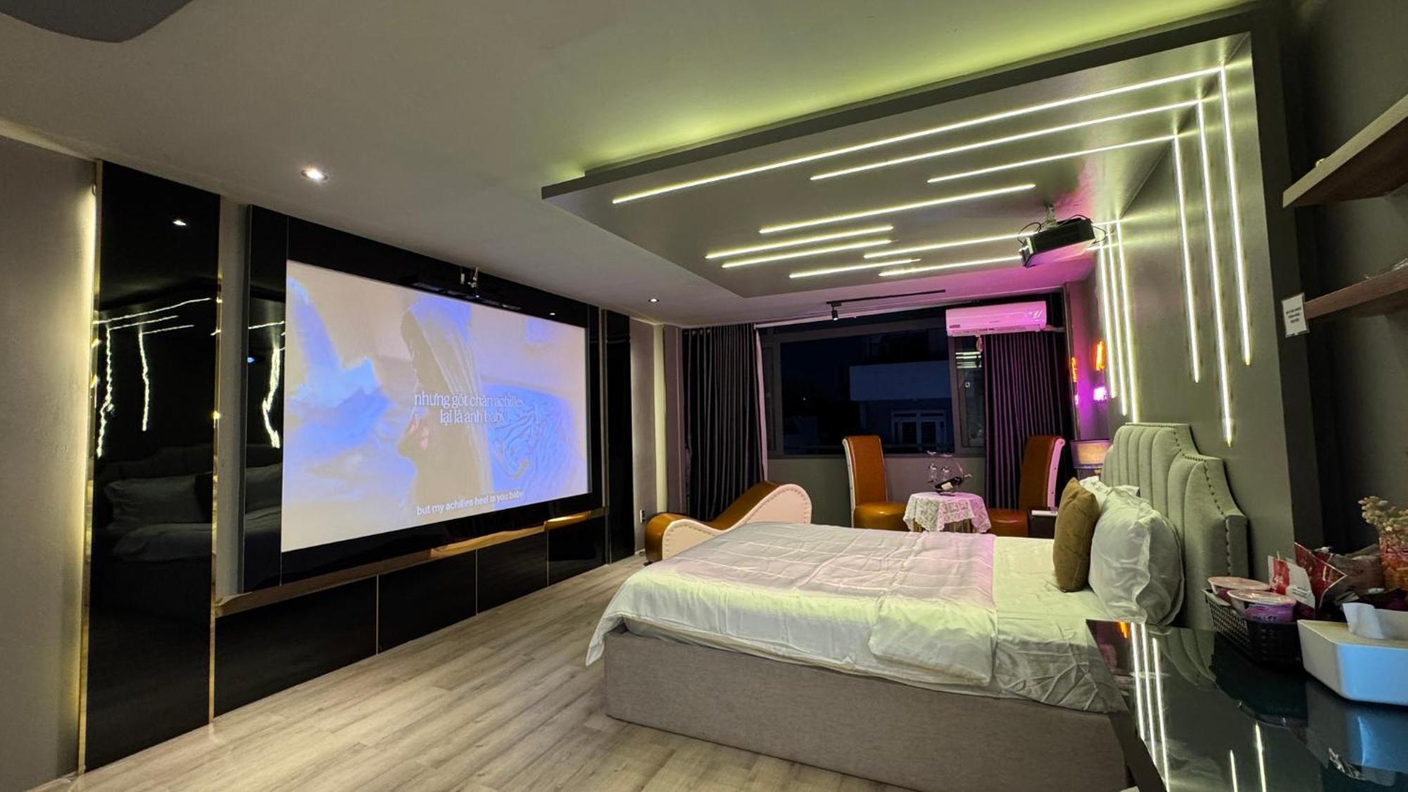 M&H Cinema Hotel Bandar Ho Chi Minh Luaran gambar