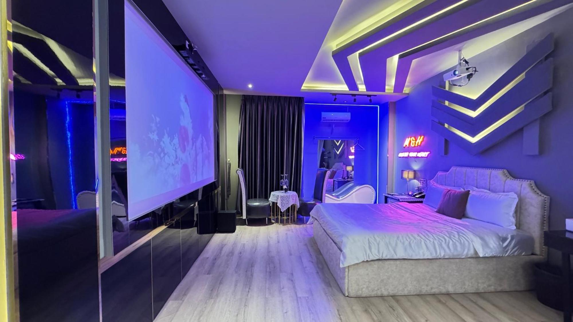 M&H Cinema Hotel Bandar Ho Chi Minh Luaran gambar