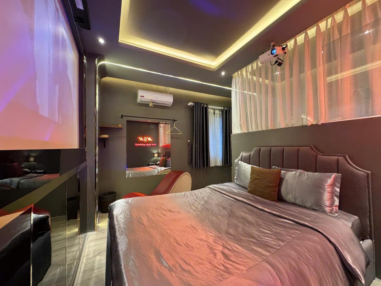 M&H Cinema Hotel Bandar Ho Chi Minh Luaran gambar