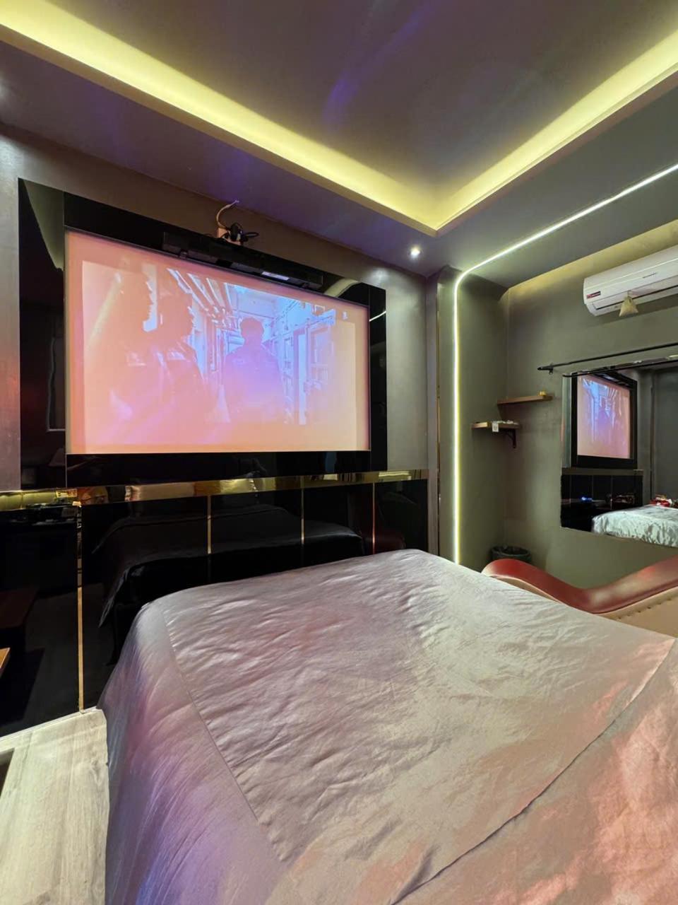 M&H Cinema Hotel Bandar Ho Chi Minh Luaran gambar