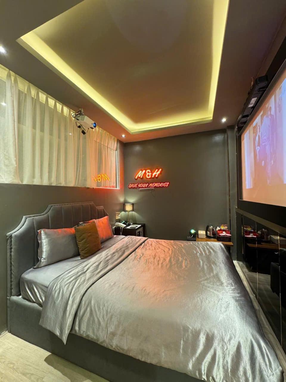 M&H Cinema Hotel Bandar Ho Chi Minh Luaran gambar