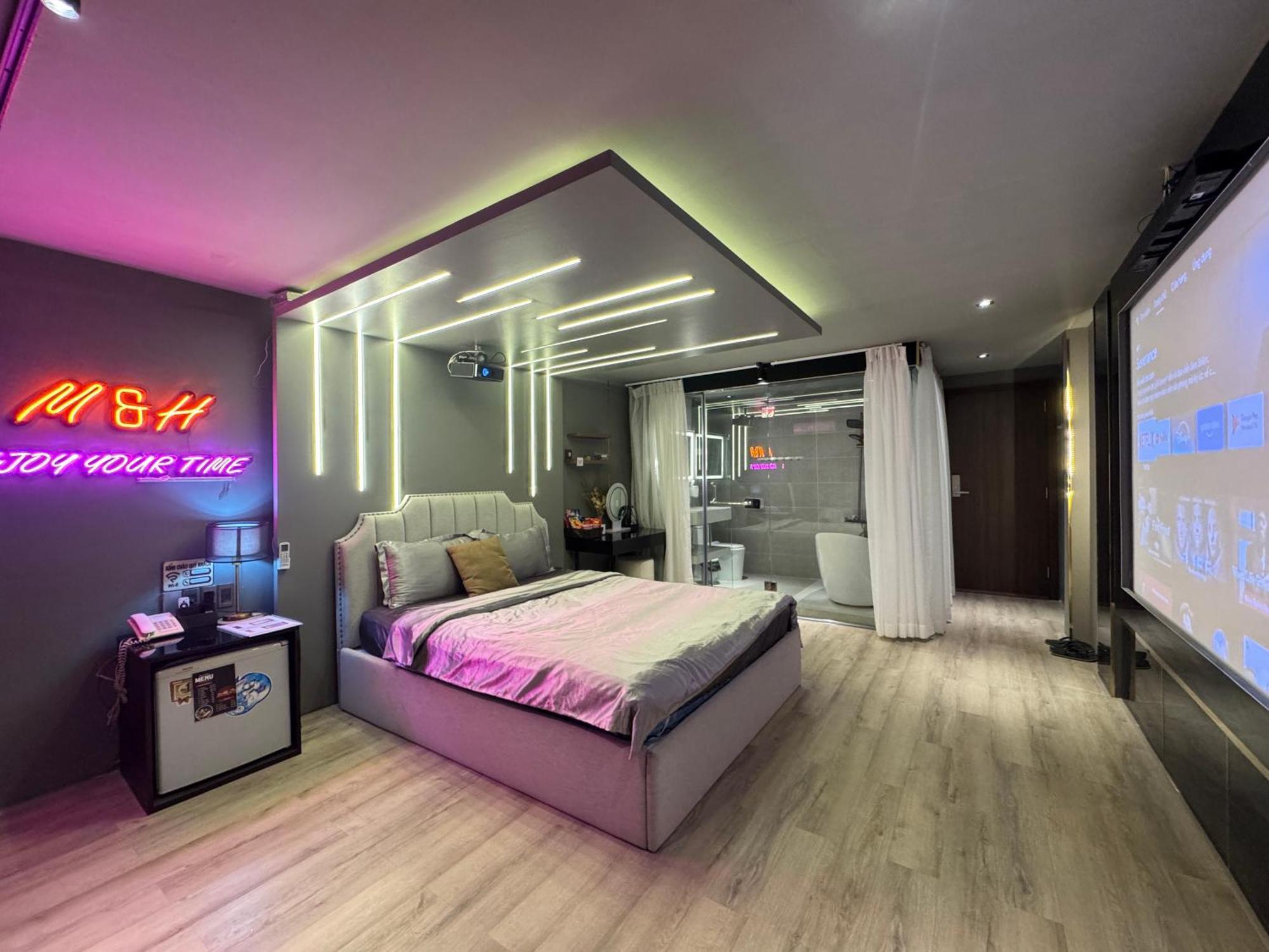M&H Cinema Hotel Bandar Ho Chi Minh Luaran gambar